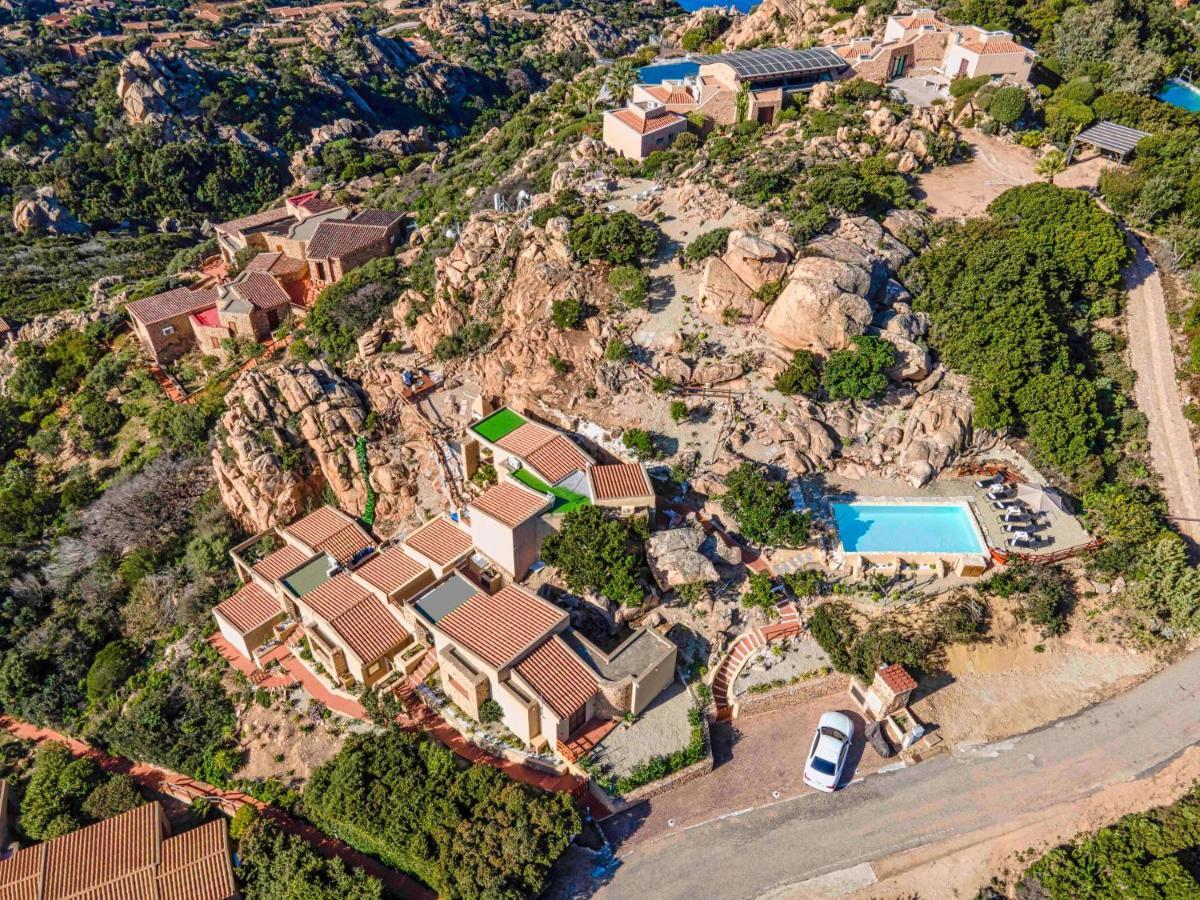 Villa Esmeralda - Free Wifi - With Swimming Pool Коста-Парадізо Екстер'єр фото